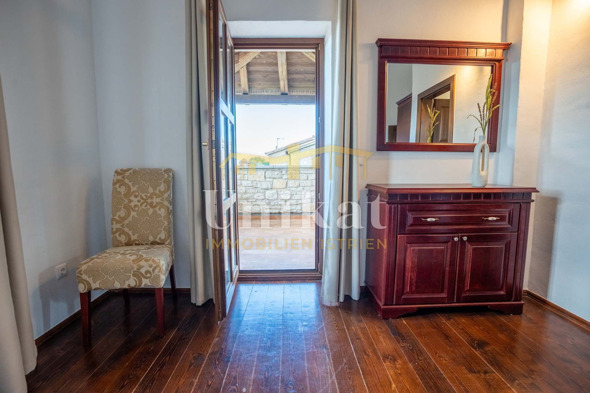 Poreč periferia: Villa in pietra con piscina